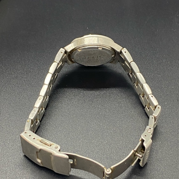 Relic Wet Watch. Water resistant, 165 feet. - Picture 4 of 7